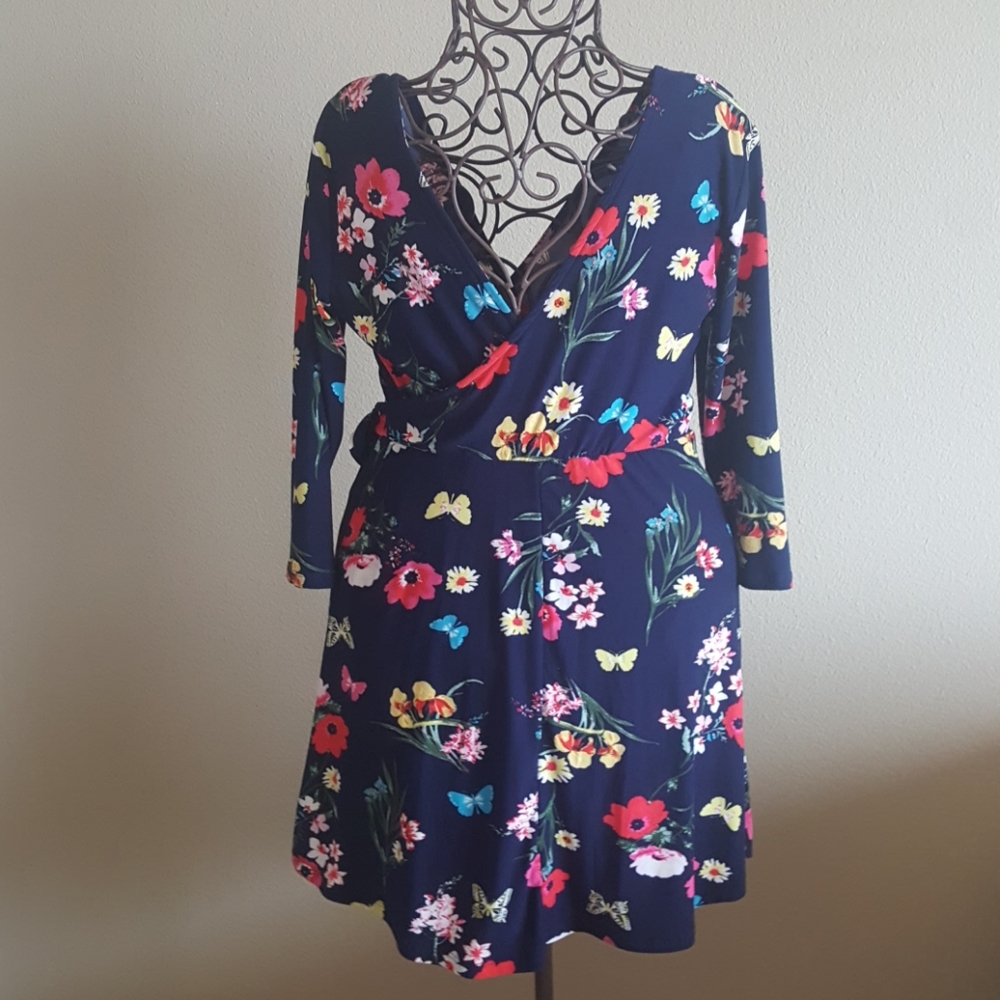 Soft Floral Summer Dress - Picture 5 of 7